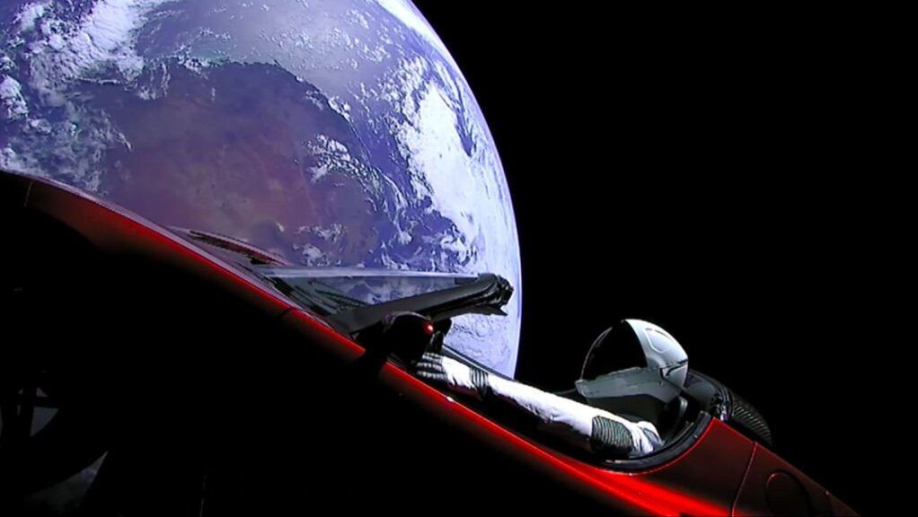 Tesla Roadster, la prima auto nello spazio Motori News