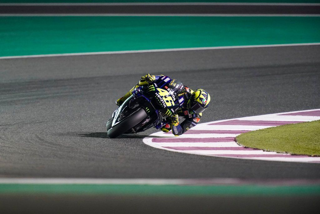 In Qatar brindisi coi calici di... Vinales In Qatar brindisi coi calici di... Vinales