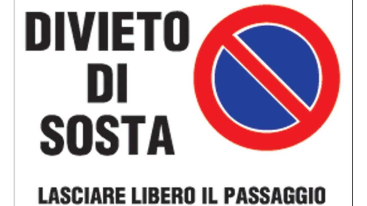 Auto in divieto di sosta