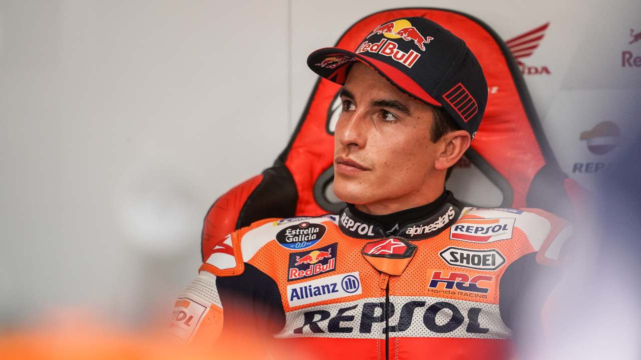 Marc Marquez (box Repsol)