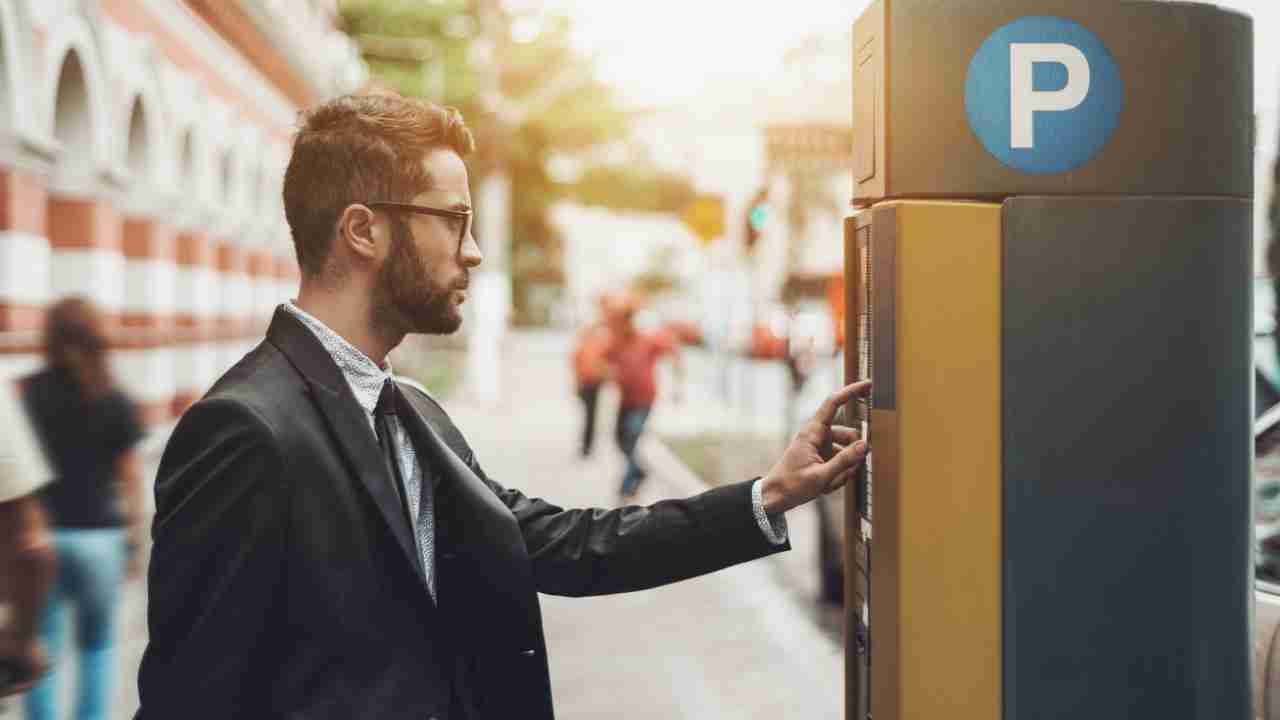 Colonnina per il parcheggio a pagamento