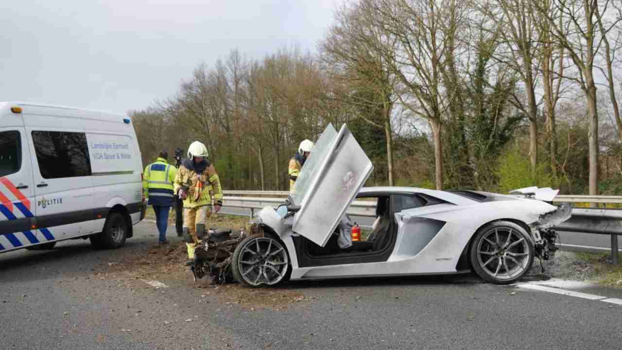 Lamborghini Aventador dopo l'incidente