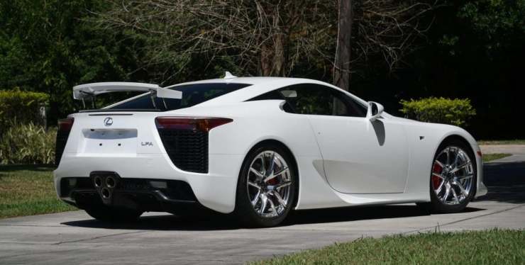 Retro della Lexus LFA venduta all'asta