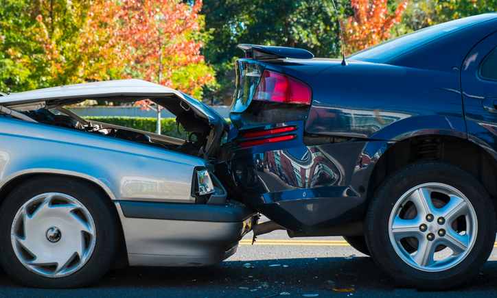 Tamponamento tra due auto