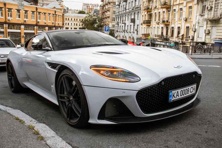 Aston DBS Superleggera