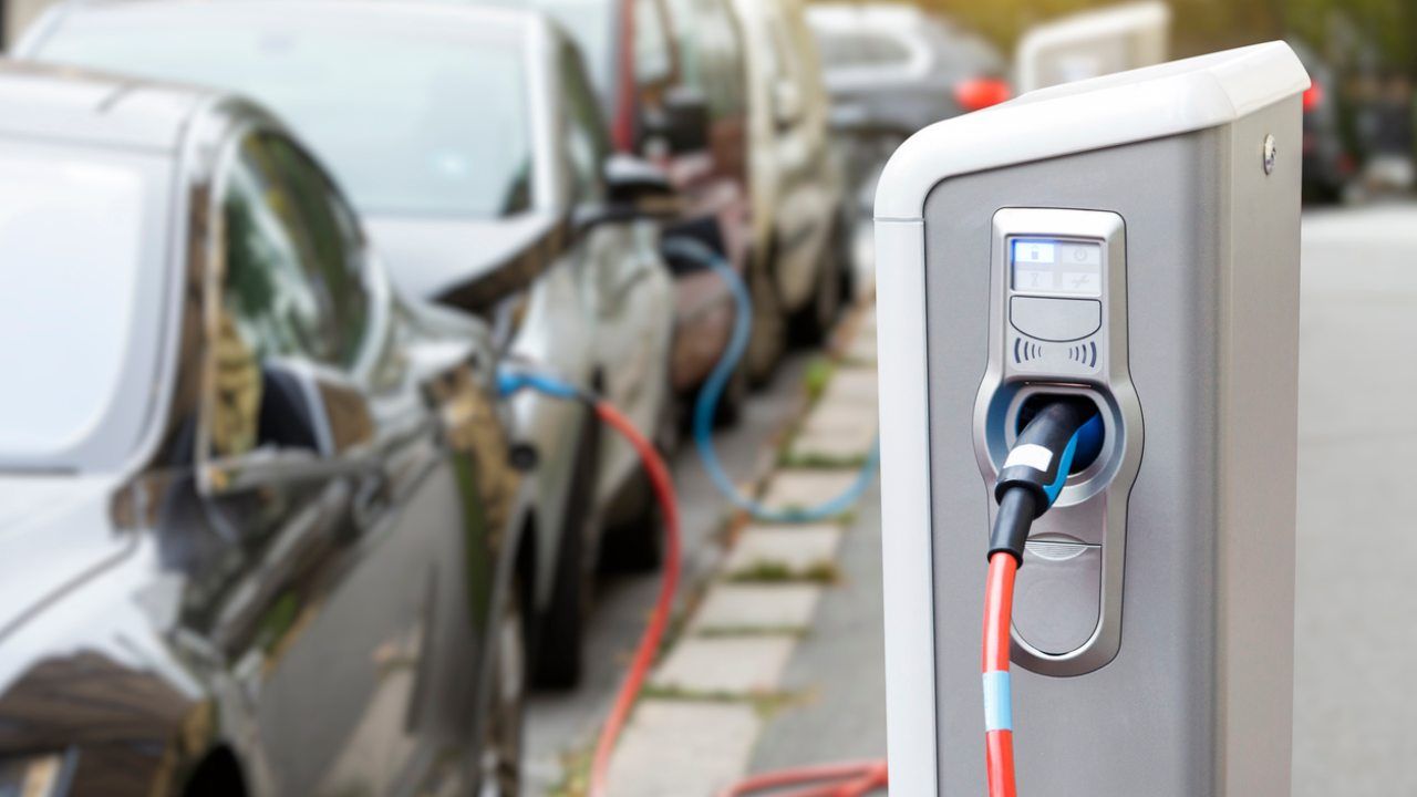 Coloninna ricarica auto elettriche