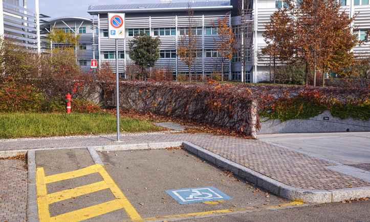 Posto auto per disabili