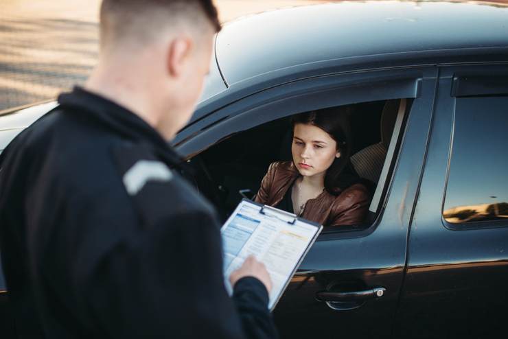 Poliziotto attua controllo