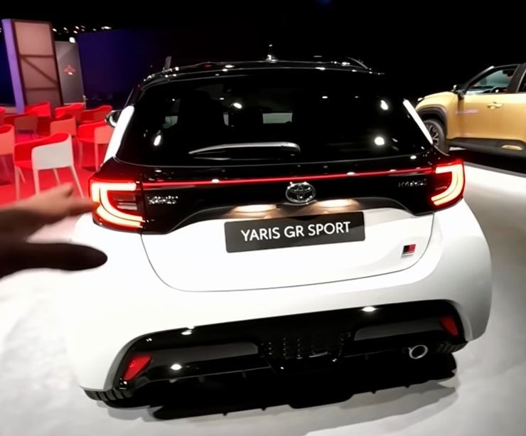 Toyota Yaris posteriore