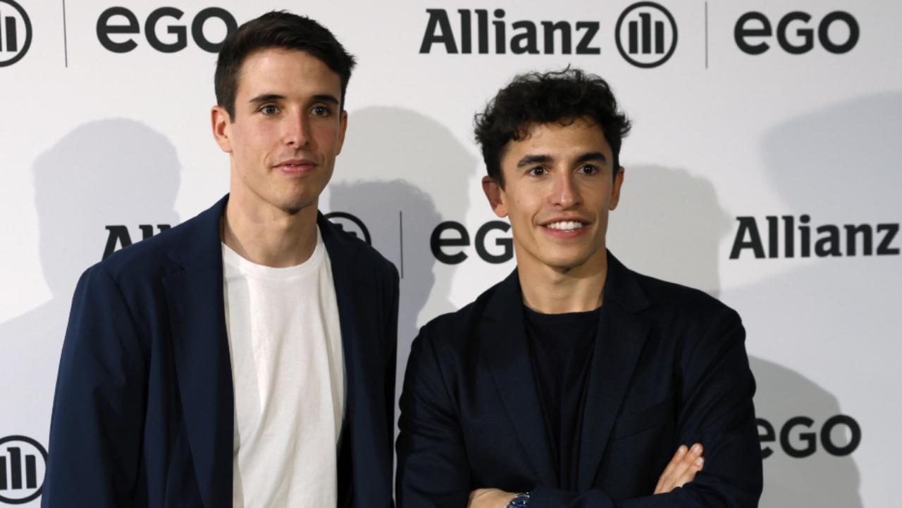 Alex Marquez e suo fratello Marc (Ansa)