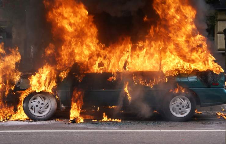 ardiendo en el coche 