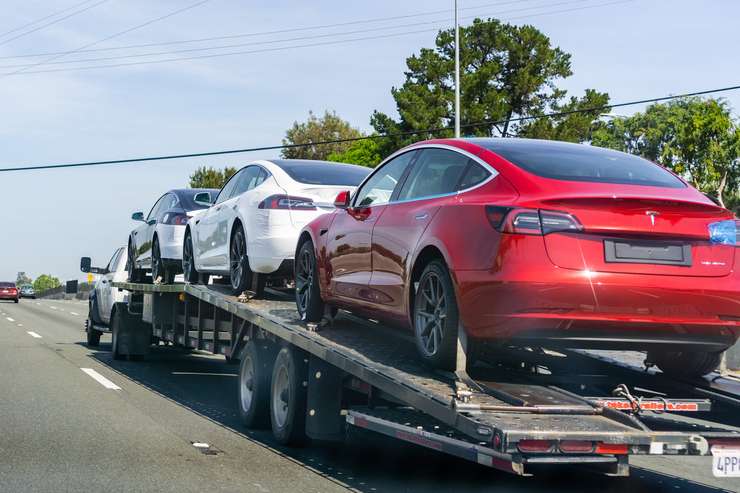 trasporto auto Tesla 
