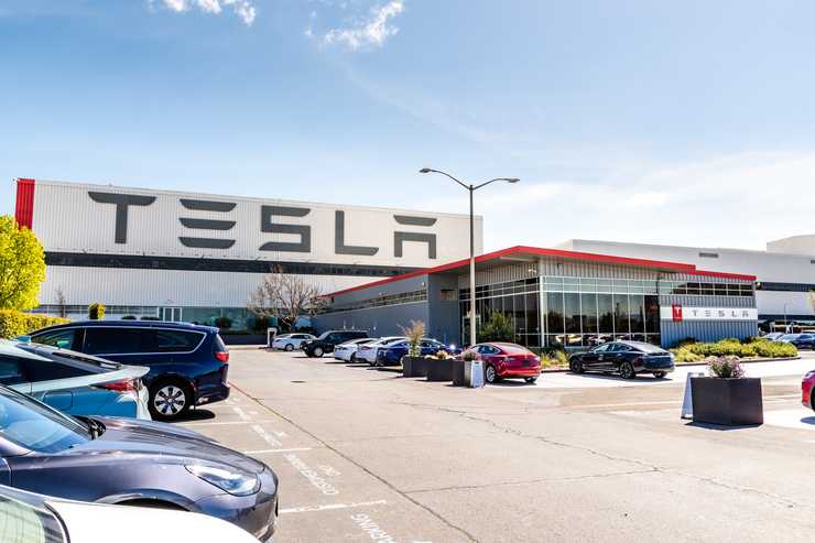 Tesla la fabbrica