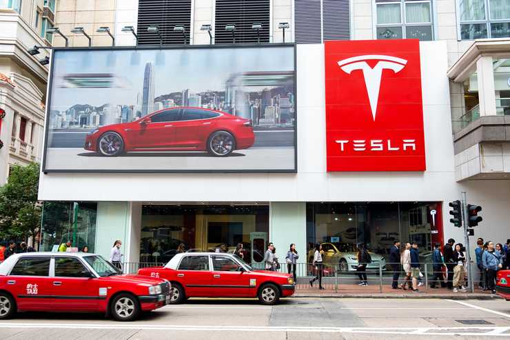 Tesla negozio Cina 