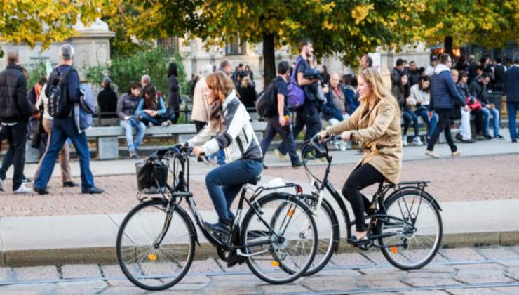 Biciclette: ecco il cartello obbligatorio per il trasporto sull'auto