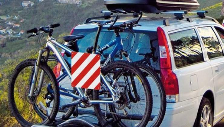 Biciclette: ecco il cartello obbligatorio per il trasporto sull'auto