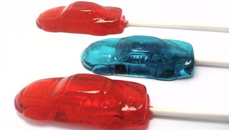 Lollipops: in the car they are very dangerous