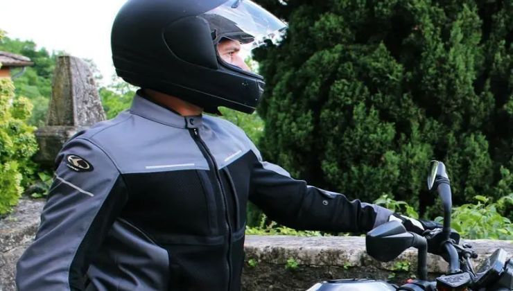 Caldo: ecco chi è più a rischio quando guida la moto