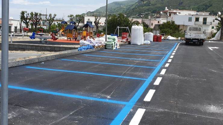 Strisce blu parcheggio