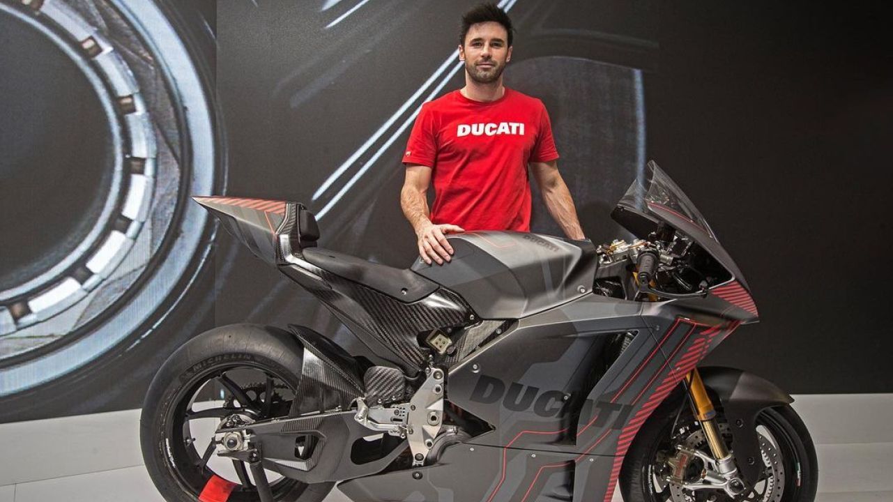 ducati-motoe-salvadori-social