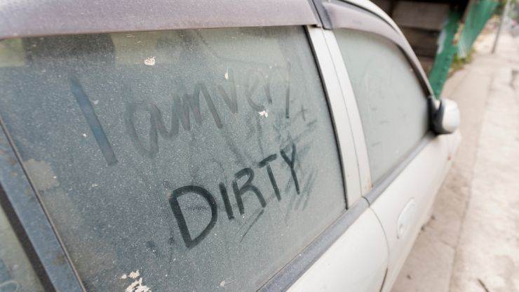 Auto molto sporca