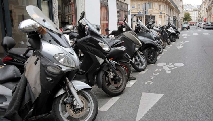 Parcheggio pagamento moto