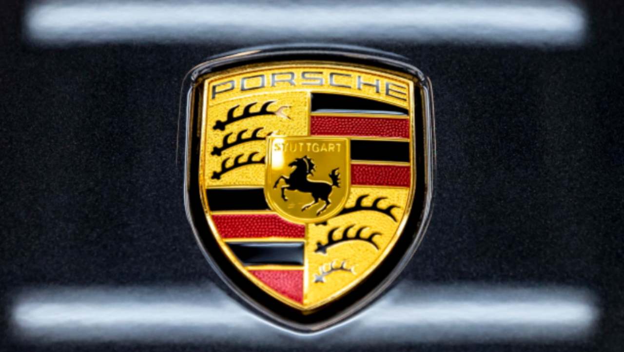 Porsche logo (Ansa)