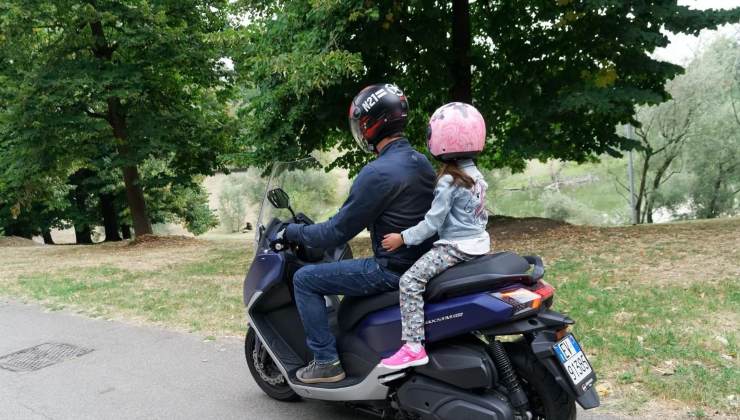 Trasporto bambini moto