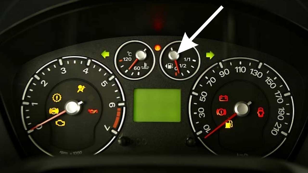 freccia benzina auto