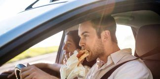 Mangiare in auto