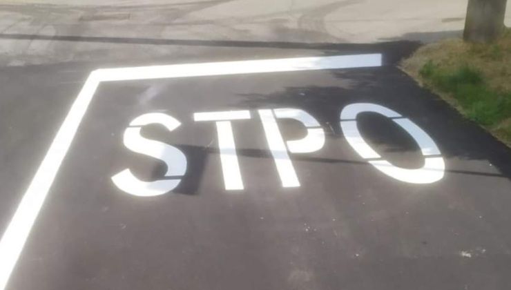 Operai commettono errore nella scrittura di stop