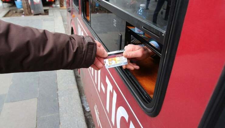 Tram e autobus a metà prezzo