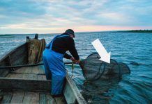 pescatore in mare