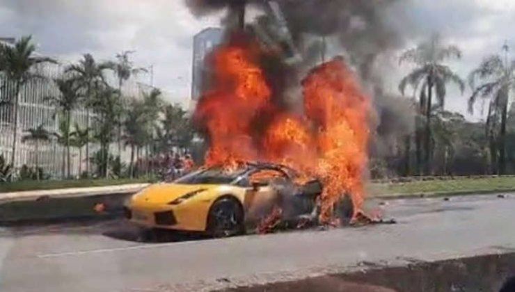 Lamborghini Gallardo incendio