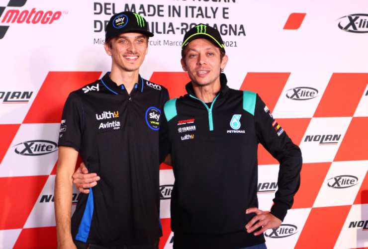 Luca Marini e Valentino Rossi (Ansa)