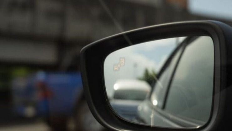 Specchietto auto
