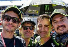 Valentino Rossi e il team Mooney VR46 (Instagram)