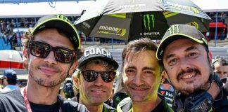 Valentino Rossi e il team Mooney VR46 (Instagram)