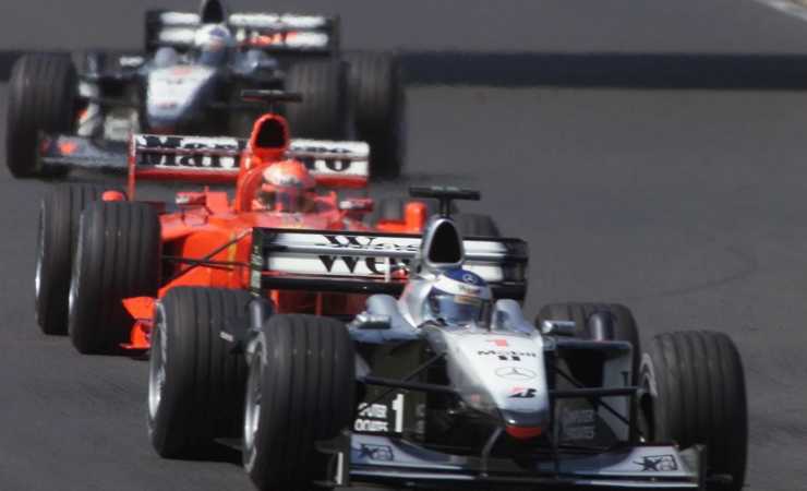 Schumacher e Hakkinen in pista